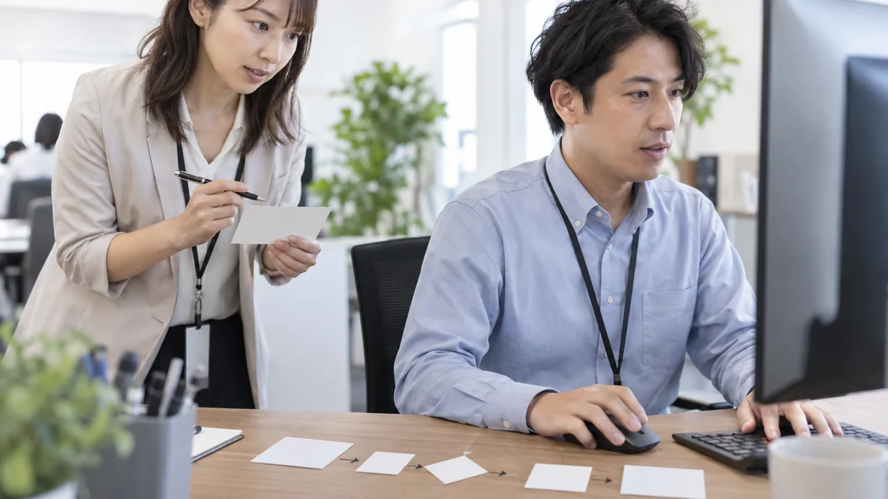担当者の実作業を観察して判断点を記録する場面